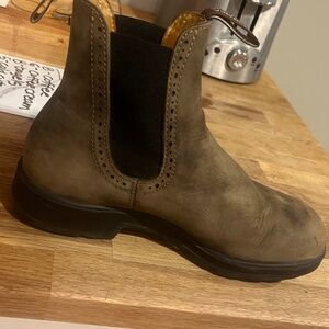 Blundstones!!